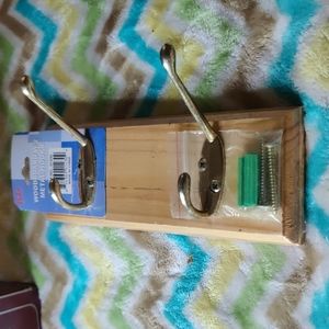 ✔️Wood 2 hook with hardware